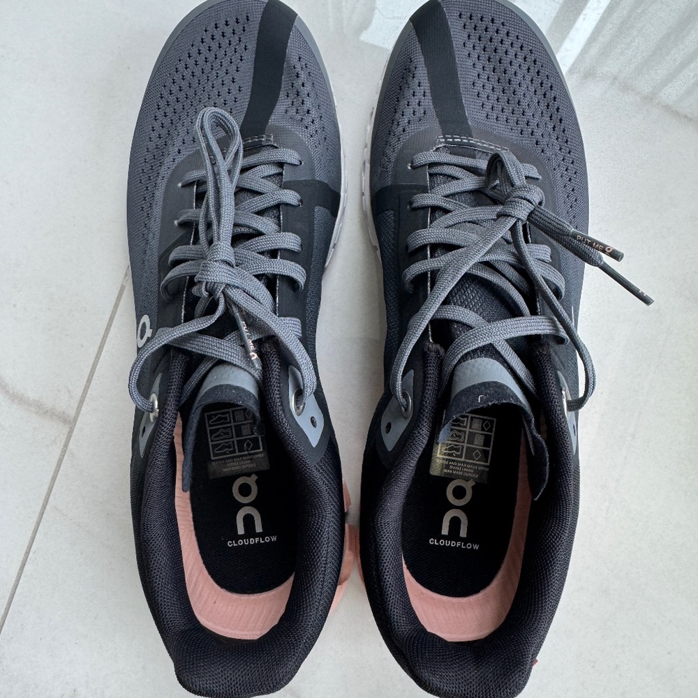 ON WOMEN'S CLOUDFLOW ROCK ROSE SIZE 9 NEW!